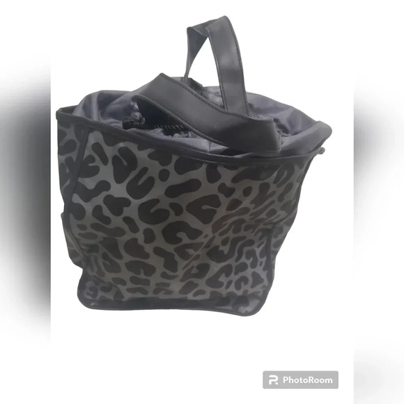 Tanger Outlet Animal Print Bookbag - Picture 1 of 5